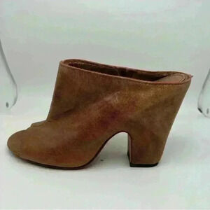 Nicole- Women’s Loopey Sandals Tan Leather
Sz 8